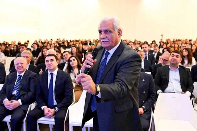 Forumun ilk paneli: Mədəniyyət və hüquq — FOTOLAR