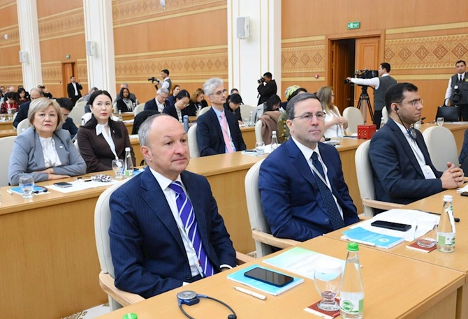Leyla Əliyeva Türkmənistandakı beynəlxalq konfransda — FOTOLAR Leyla Əliyeva Türkmənistandakı beynəlxalq konfransda — FOTOLAR