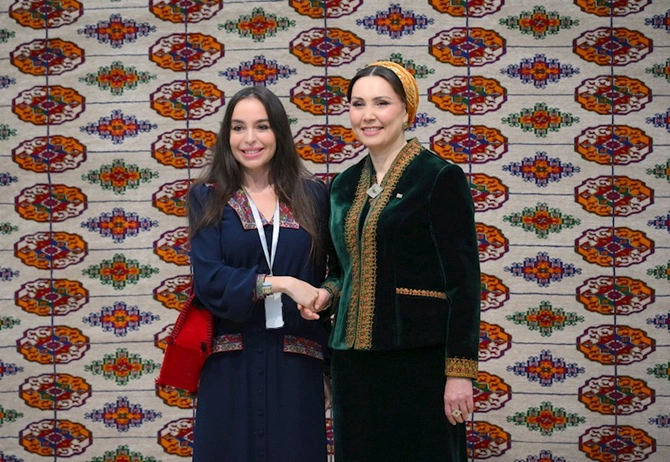 Leyla Əliyeva Türkmənistandakı beynəlxalq konfransda — FOTOLAR Leyla Əliyeva Türkmənistandakı beynəlxalq konfransda — FOTOLAR