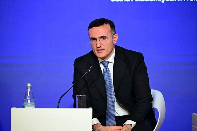 Konstitusiya və mədəniyyət dəyərlərimiz mövzusunda panel müzakirəsi keçirildi — FOTOLAR Konstitusiya və mədəniyyət dəyərlərimiz mövzusunda panel müzakirəsi keçirildi — FOTOLAR