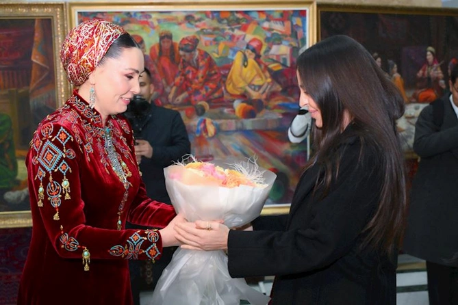 Heydər Əliyev Fondu ilə Qayğıya ehtiyacı olan uşaqlara yardım üzrə xeyriyyə Fondu arasında anlaşma memorandumu imzalanıb — FOTOLAR