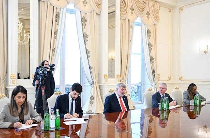İlham Əliyev Böyük Britaniyanın Azərbaycan üzrə ticarət elçisini qəbul etdi — FOTOLAR İlham Əliyev Böyük Britaniyanın Azərbaycan üzrə ticarət elçisini qəbul etdi — FOTOLAR
