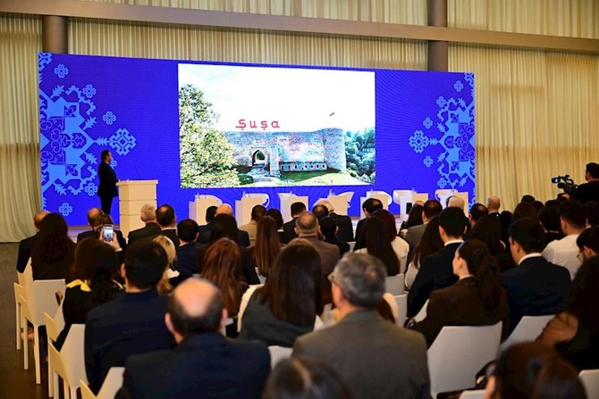 Konstitusiya və mədəniyyət dəyərlərimiz mövzusunda panel müzakirəsi keçirildi — FOTOLAR Konstitusiya və mədəniyyət dəyərlərimiz mövzusunda panel müzakirəsi keçirildi — FOTOLAR