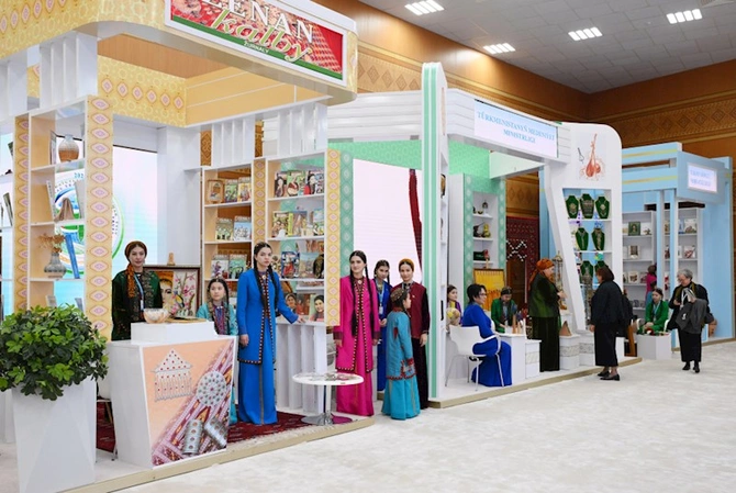 Leyla Əliyeva Türkmənistandakı beynəlxalq konfransda — FOTOLAR Leyla Əliyeva Türkmənistandakı beynəlxalq konfransda — FOTOLAR