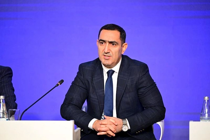 Konstitusiya və mədəniyyət dəyərlərimiz mövzusunda panel müzakirəsi keçirildi — FOTOLAR Konstitusiya və mədəniyyət dəyərlərimiz mövzusunda panel müzakirəsi keçirildi — FOTOLAR