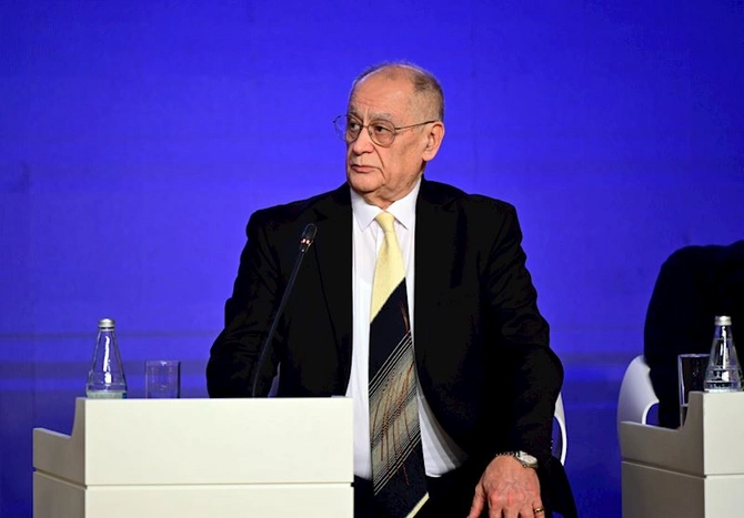 Forumun ilk paneli: Mədəniyyət və hüquq — FOTOLAR