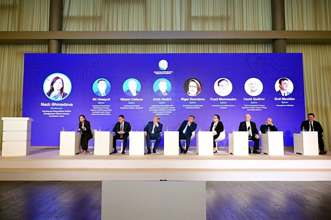 Forumun ilk paneli: Mədəniyyət və hüquq — FOTOLAR