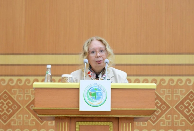 Leyla Əliyeva Türkmənistandakı beynəlxalq konfransda — FOTOLAR Leyla Əliyeva Türkmənistandakı beynəlxalq konfransda — FOTOLAR