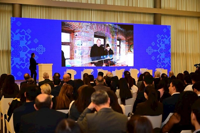 Konstitusiya və mədəniyyət dəyərlərimiz mövzusunda panel müzakirəsi keçirildi — FOTOLAR Konstitusiya və mədəniyyət dəyərlərimiz mövzusunda panel müzakirəsi keçirildi — FOTOLAR
