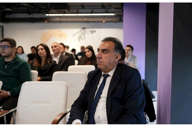 Jurnalistlər süni intellektə dair qəbul olunmuş dövlət standartları barədə məlumatlandırılıb — FOTOLAR Jurnalistlər süni intellektə dair qəbul olunmuş dövlət standartları barədə məlumatlandırılıb — FOTOLAR