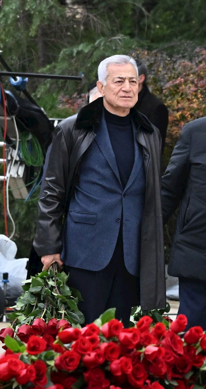 Vaqif Axundov Fəxri xiyabanı ziyarət edib — FOTOLAR