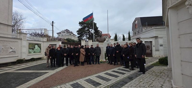 Moldovadakı Azərbaycan diasporu Azərbaycan Xalqının Ümummilli Lideri Heydər Əliyevin vəfatının 22-ci ildönümünü qeyd etdi — FOTOLAR