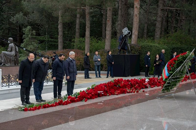 ETSN kollektivi Ulu Öndər Heydər Əliyevin xatirəsini yad edib — FOTOLAR