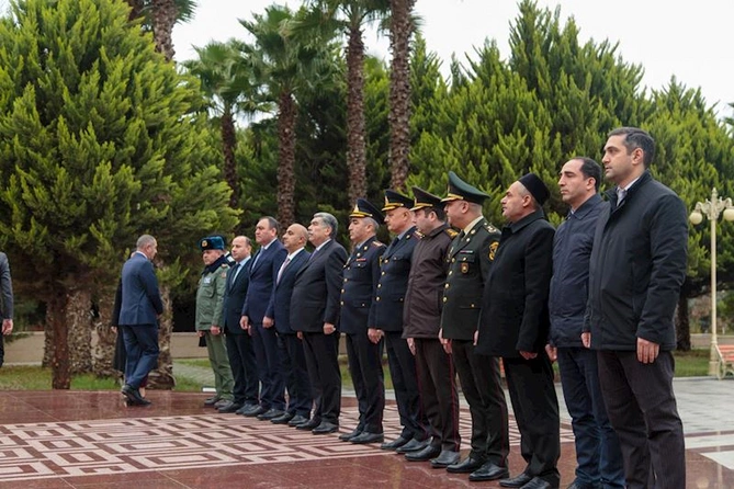 Salyanda Ümummilli Lider Heydər Əliyevin xatirəsi yad edilib — FOTOLAR