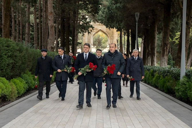 ETSN kollektivi Ulu Öndər Heydər Əliyevin xatirəsini yad edib — FOTOLAR