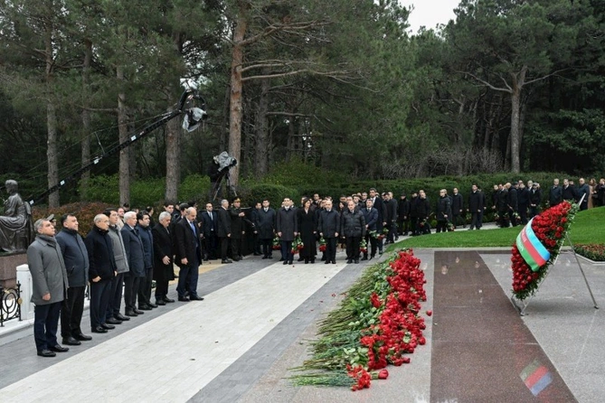 Ümummilli Liderin əziz xatirəsi yad edildi — FOTOLAR