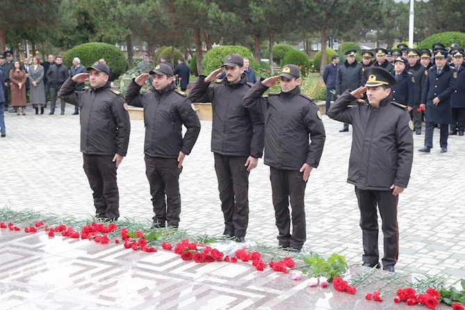 Hacıqabulda Ümummilli liderin vəfatının 22-ci ildönümü ehtiramla yad edildi — FOTOLAR Hacıqabulda Ümummilli liderin vəfatının 22-ci ildönümü ehtiramla yad edildi — FOTOLAR