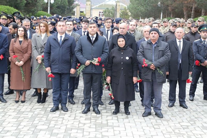 Hacıqabulda Ümummilli liderin vəfatının 22-ci ildönümü ehtiramla yad edildi — FOTOLAR Hacıqabulda Ümummilli liderin vəfatının 22-ci ildönümü ehtiramla yad edildi — FOTOLAR