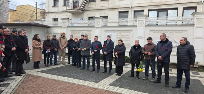 Moldovadakı Azərbaycan diasporu Azərbaycan Xalqının Ümummilli Lideri Heydər Əliyevin vəfatının 22-ci ildönümünü qeyd etdi — FOTOLAR