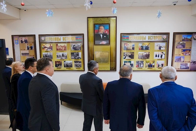 Heydər Əliyevin xatirəsi Həştərxan şəhərində yad edildi — FOTOLAR Heydər Əliyevin xatirəsi Həştərxan şəhərində yad edildi — FOTOLAR