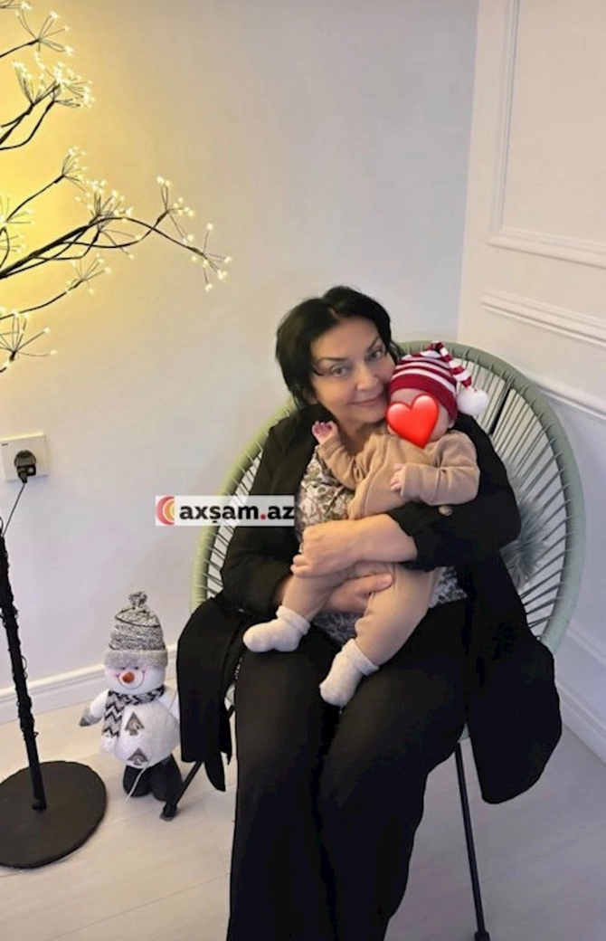 Həmidə Ömərova ilk dəfə nəvəsini paylaşdı — FOTO Həmidə Ömərova ilk dəfə nəvəsini paylaşdı — FOTO