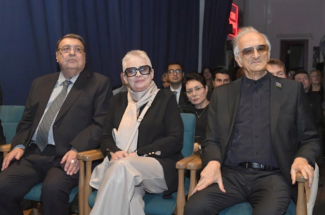 Leyla Əliyeva Ulu Öndərin xatirə gecəsində — FOTOLAR