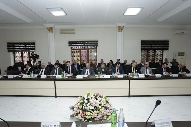 Sudan səmərəli istifadənin təkmil üsullarımın tətbiqi mövsusunda geniş tərkibli iclas keçirildi — FOTOLAR Sudan səmərəli istifadənin təkmil üsullarımın tətbiqi mövsusunda geniş tərkibli iclas keçirildi — FOTOLAR