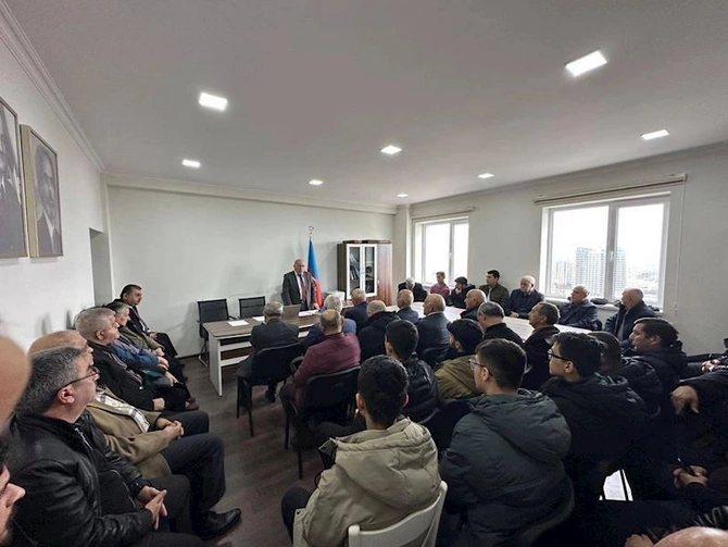 Pənah Hüseyn partiya sədrliyindən istefa verdi — FOTOLAR Pənah Hüseyn partiya sədrliyindən istefa verdi — FOTOLAR