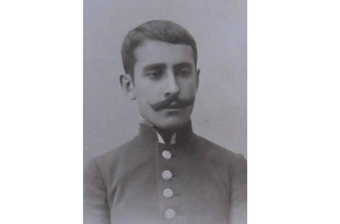 Əbülfəs Qarayevin əsl soyadı bu imiş — Sonradan dəyişdirilib (FOTOFAKT) Əbülfəs Qarayevin əsl soyadı bu imiş — Sonradan dəyişdirilib (FOTOFAKT)
