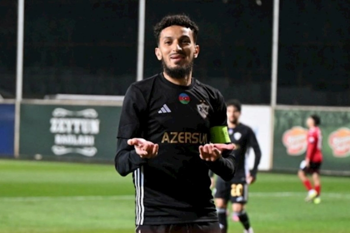 Abdullah Zubir Qarabağın heyətində yubiley matçına çıxıb