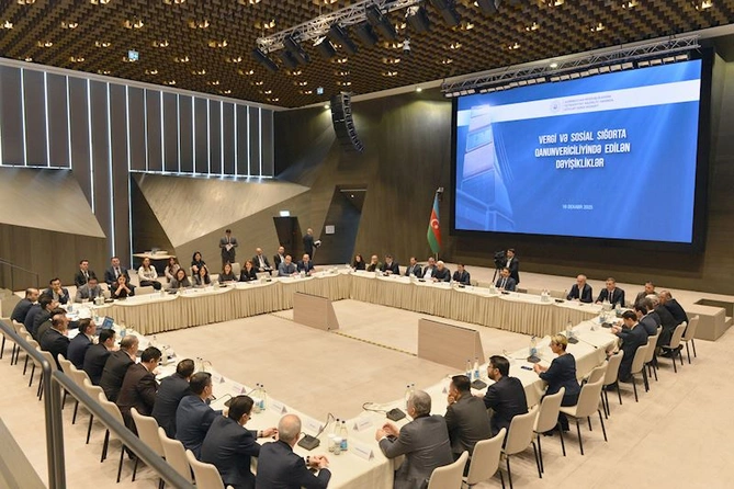 Vergi və sosial sığorta qanunvericiliyinə son dəyişikliklər təqdim olundu— FOTOLAR Vergi və sosial sığorta qanunvericiliyinə son dəyişikliklər təqdim olundu— FOTOLAR