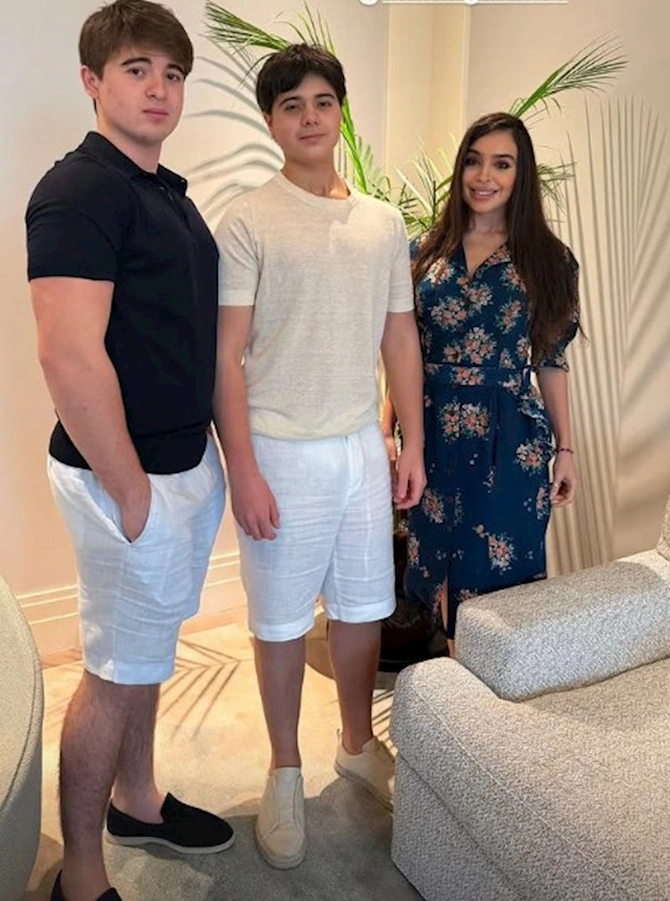 Leyla Əliyeva oğulları ilə — FOTO Leyla Əliyeva oğulları ilə — FOTO