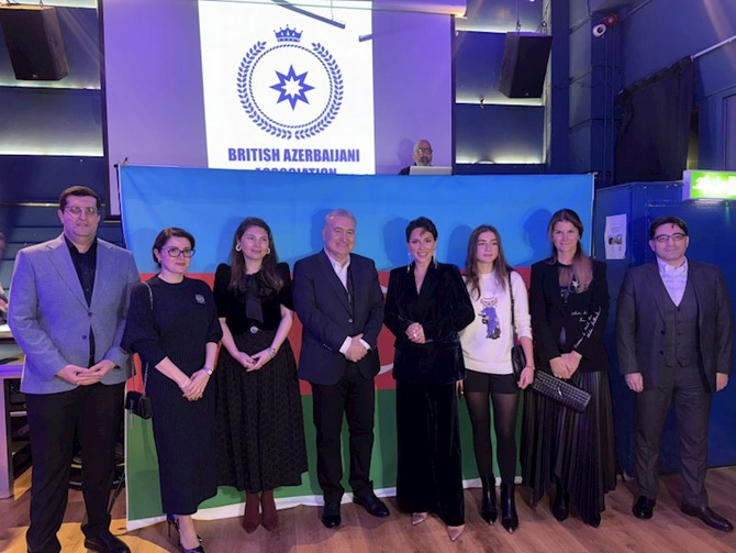Londonda Dünya Azərbaycanlılarının Həmrəyliyi Gününə həsr olunmuş konsert keçirilib — FOTOLAR