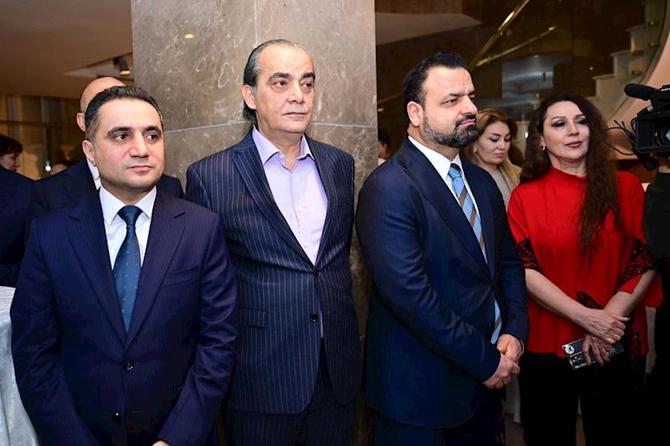 Rəşid Behbudovun 110 illiyinə həsr olunan Səsin rəngi” sərgisi açılıb — FOTOLAR