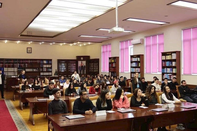 “Qala Sığorta” və “Qala Həyat Sığorta” əməkdaşları tələbələrə təlim keçib — FOTOLAR