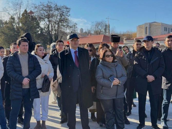 Özbəkistan nümayəndə heyəti Şuşa şəhəri ilə tanış olub — FOTOLAR Özbəkistan nümayəndə heyəti Şuşa şəhəri ilə tanış olub — FOTOLAR