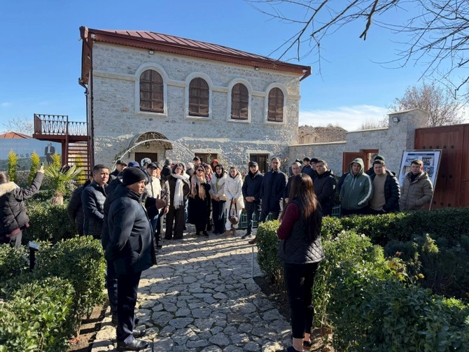 Özbəkistan nümayəndə heyəti Şuşa şəhəri ilə tanış olub — FOTOLAR Özbəkistan nümayəndə heyəti Şuşa şəhəri ilə tanış olub — FOTOLAR