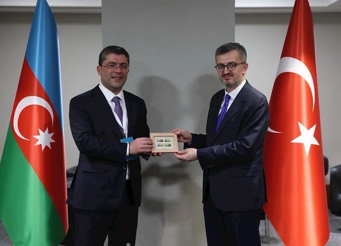 Əhməd İsmayılov Burhanettin Duranla görüşdü — FOTO Əhməd İsmayılov Burhanettin Duranla görüşdü — FOTO