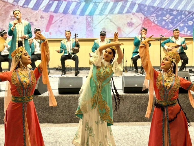 Füzuli şəhərində Özbəkistan Mədəniyyəti Günlərinin bağlanış konserti keçirilib — FOTOLAR