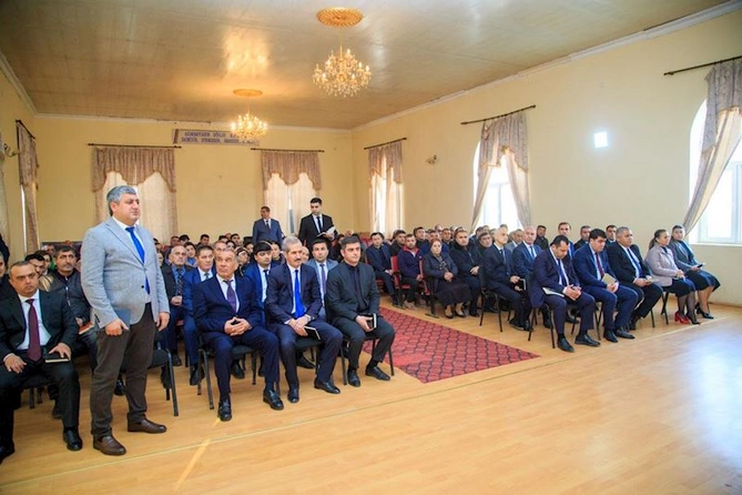 İcra başçısı kənd sakinləri ilə görüşdü — FOTOLAR