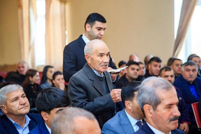 İcra başçısı kənd sakinləri ilə görüşdü — FOTOLAR