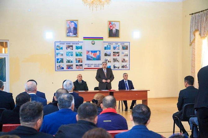İcra başçısı kənd sakinləri ilə görüşdü — FOTOLAR
