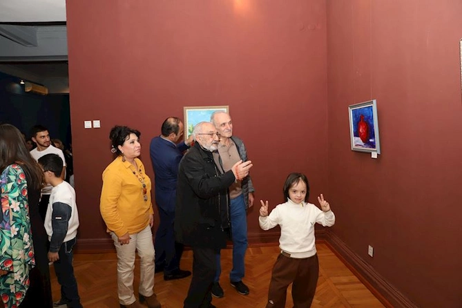 “Sevgi palitrası” – Beynəlxalq Əlillər Günü münasibətilə sərgi açılıb — FOTOLAR