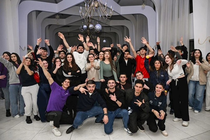 “Azərbaycan Könüllülərinin Həmrəylik Düşərgəsi” uğurla başa çatıb — FOTOLAR “Azərbaycan Könüllülərinin Həmrəylik Düşərgəsi” uğurla başa çatıb — FOTOLAR