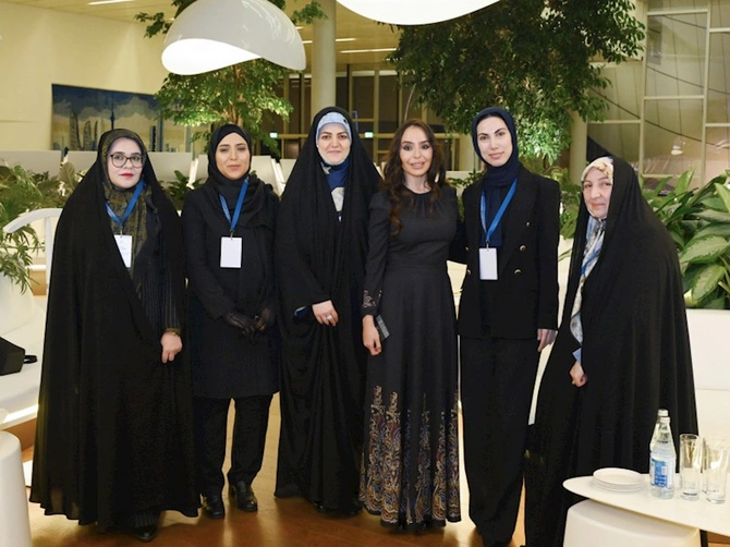 Leyla Əliyeva “Mənim dənizlərim, mənim okeanlarım” sərgisində — FOTOLAR