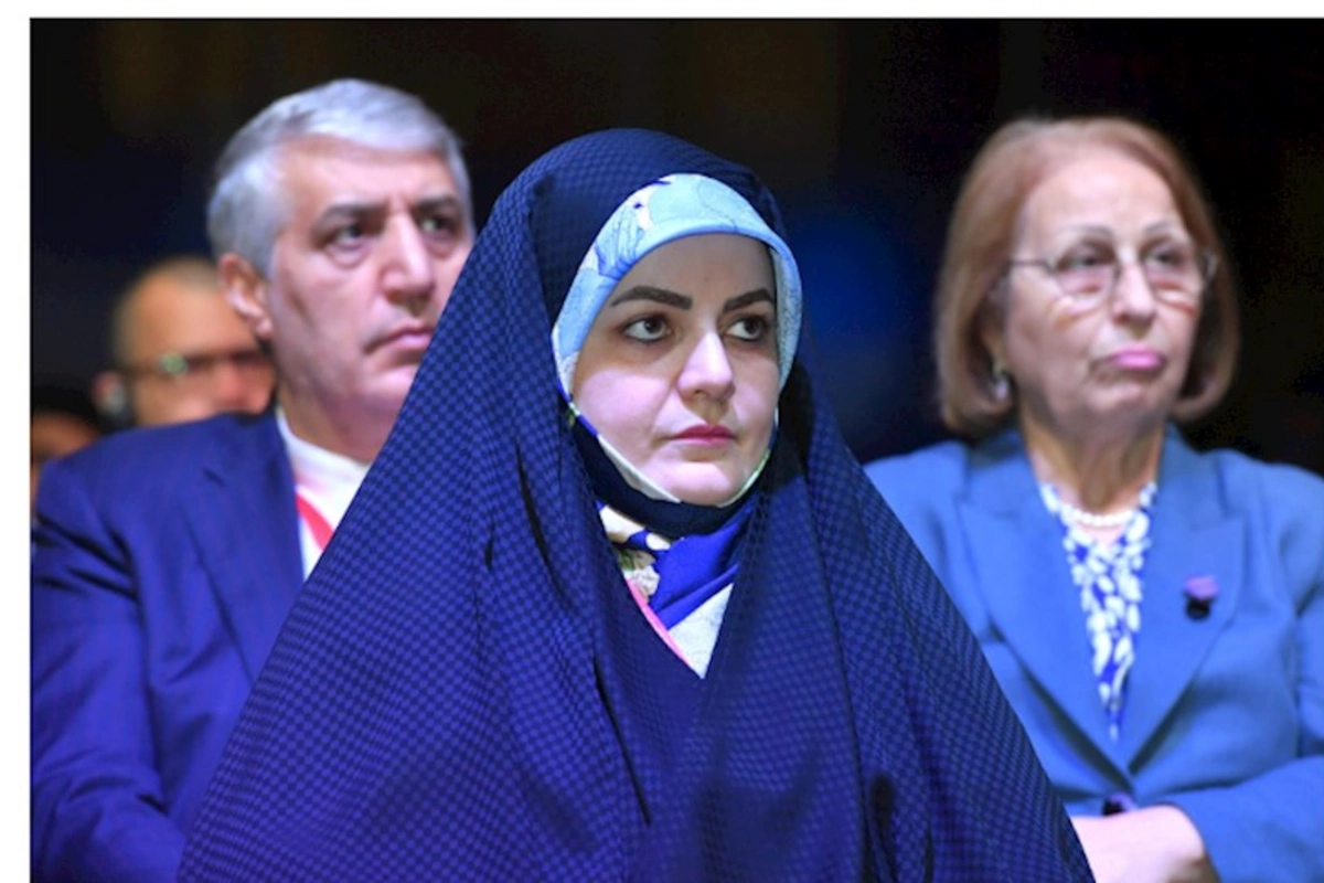 Pezeşkianın qızı Bakıya gəldi — FOTO