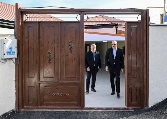 Prezident Xankəndinin Kərkicahan qəsəbəsinə səfər edib — FOTOLAR Prezident Xankəndinin Kərkicahan qəsəbəsinə səfər edib — FOTOLAR