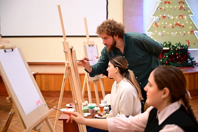 Muzey Mərkəzində təsviri sənət üzrə “Milli motivlər” adlı ustad dərsi keçirilib — FOTOLAR Muzey Mərkəzində təsviri sənət üzrə “Milli motivlər” adlı ustad dərsi keçirilib — FOTOLAR