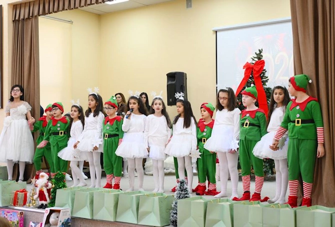 Prezidentin qızları və gəlini 5 nömrəli internat tipli xüsusi ümumtəhsil məktəbində olublar — FOTOLAR
