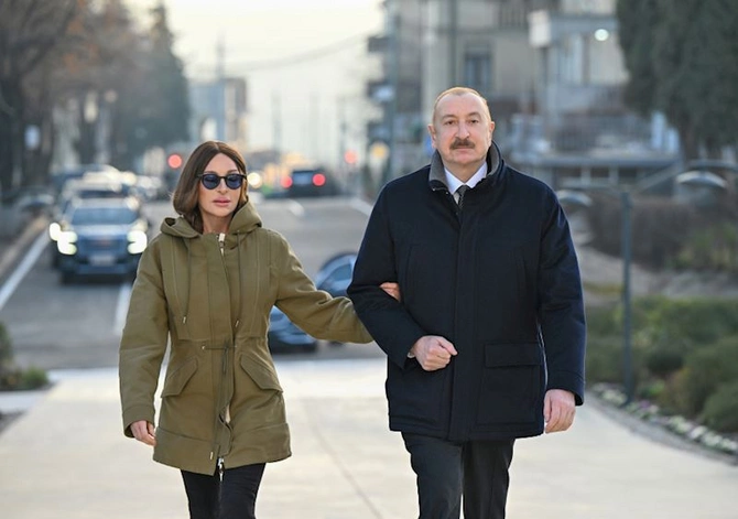 Prezident və birinci xanım Xankəndidə Zəfər parkının açılışında iştirak etdi — FOTOLAR (YENİLƏNİB) Prezident və birinci xanım Xankəndidə Zəfər parkının açılışında iştirak etdi — FOTOLAR (YENİLƏNİB)